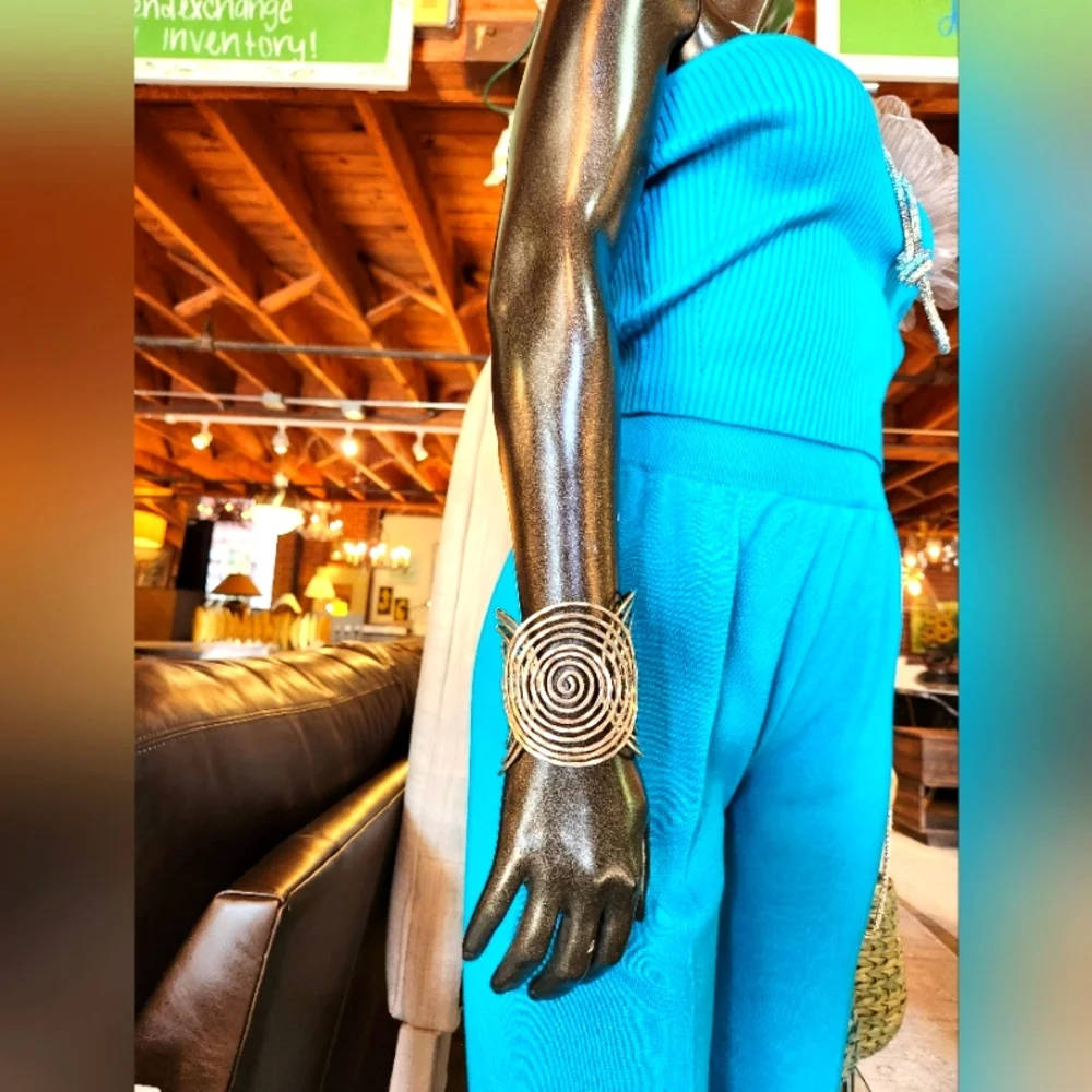 Elegant Blue 2 Piece Top & Wideleg Knit Pants Set - Picture 9 of 17